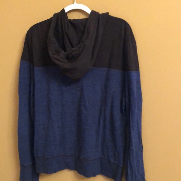 American Eagle hooded sweatshirt - Picture 2 of 3